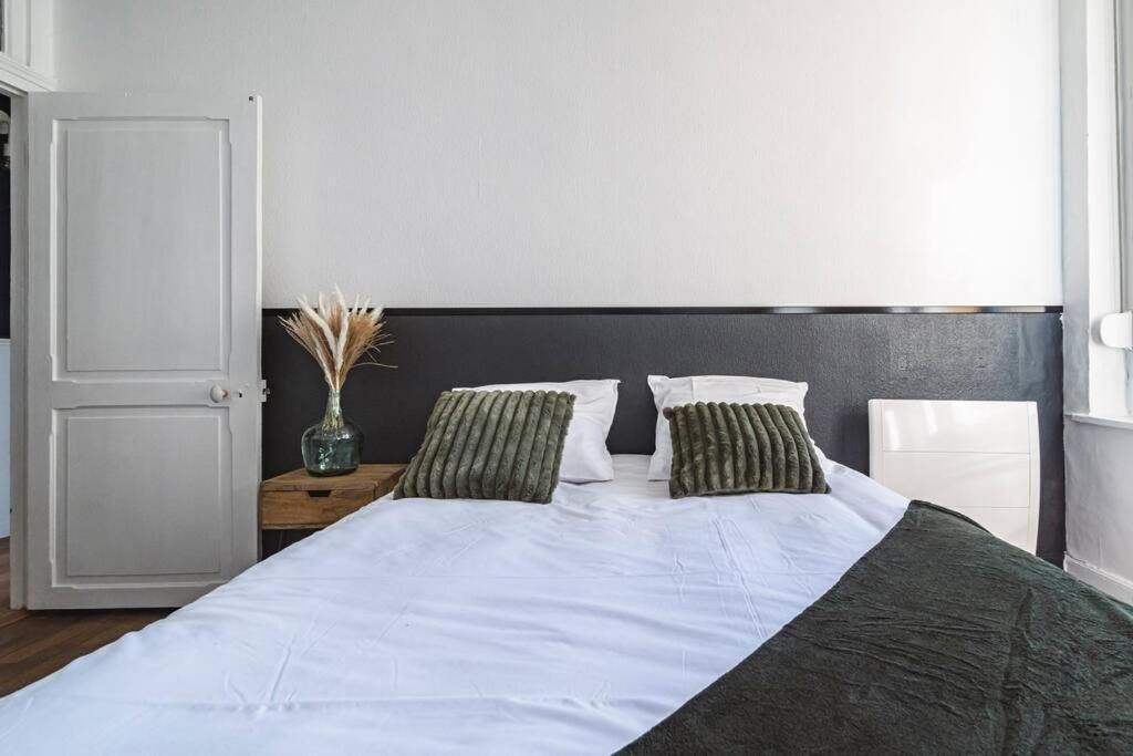 Le Cosy - 2 Chambres - Hyper Centre Reims Eksteriør billede